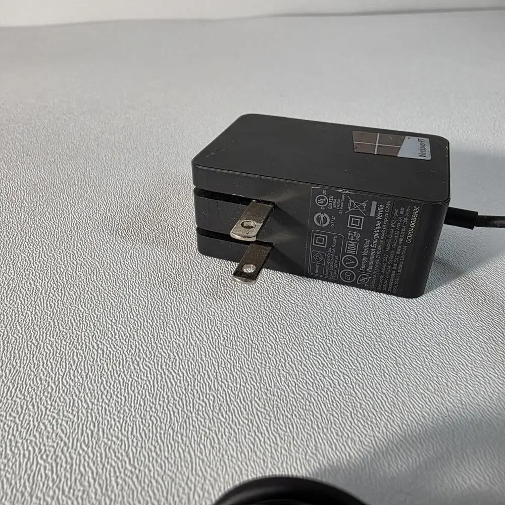 Microsoft 1512 Charger (24W/2A) for Windows RT - Surface 2